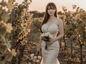 ワイン畑のロマンチックウェディング