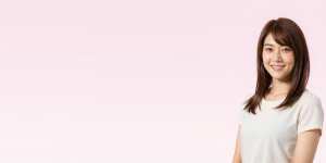 求人バナー素材: ピンクグラデのカジュアル女性