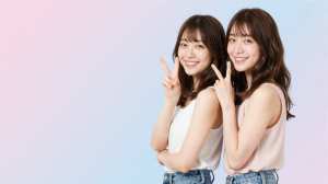 ガールズバー求人！2人の笑顔が輝く