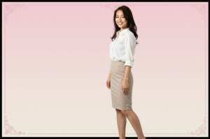 求人：自信の白ブラウス