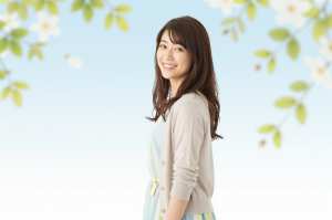 求人：春ドレスの笑顔