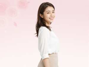 求人：華やかブラウス美人