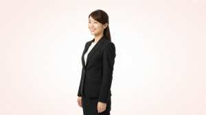 求人：スーツと花々