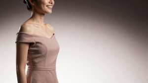 最新キャバクラ求人：輝くピンクドレス