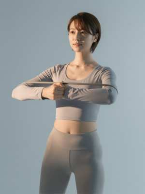 リハビリテーションジムで運動