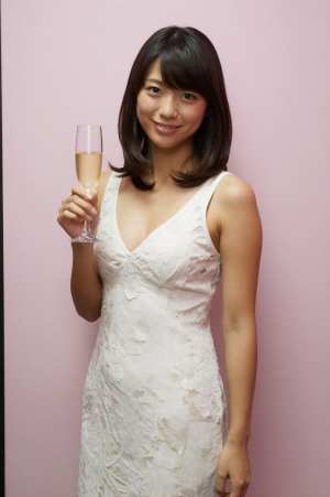 キャバクラのミラーで映るゴールドの