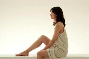 チャットレディ求人：窓辺でリラックス