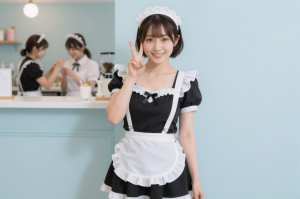 メイドカフェの記念撮影