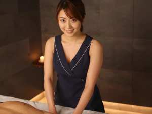 メンズエステの個室で密着マッサージ