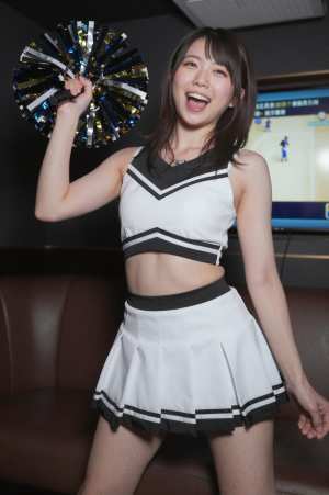 カラオケルームのチアガール