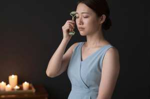 スパでリラックスする女性