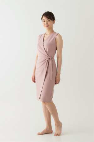 ラウンジ・会員制求人：洗練された姿勢