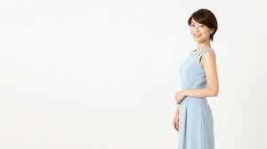 ラウンジ・会員制求人：優雅な立ち姿