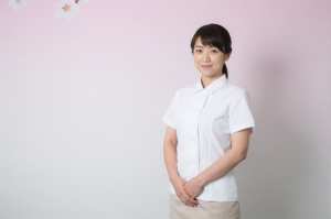 リラクゼーションサロン求人：桜舞う癒しの笑顔