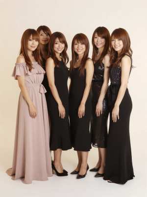 キャバクラ求人：ピンクと黒の競演