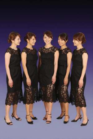 キャバクラ求人：黒レースの共演