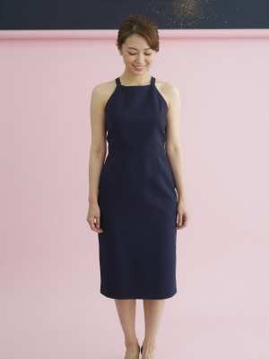 キャバクラ求人：紺色の気品ある姿