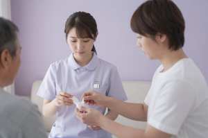 訪問看護で服薬管理を支援