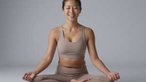 瞑想する女性の穏やかな顔