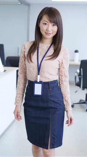 オフィスで見せるプロフェッショナルな一瞬