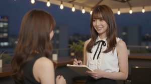 屋上バーの丁寧な接客