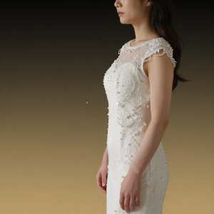 高級接客サロン求人：白ドレスの輝き