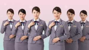 コンカフェスタッフの制服姿ポートレート