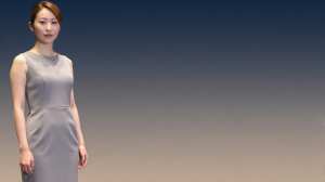 スタイリッシュなグレードレスの女性ポートレート