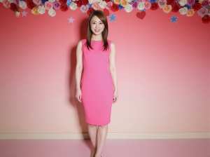 ピンクドレスのキャバクラ求人情婦のポートレート