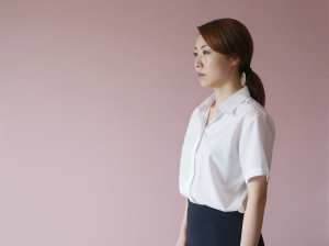 ビジネススーツ姿の女性ポートレート