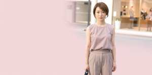 落ち着いた雰囲気の大人の女性のポートレート写真