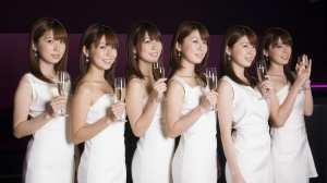 白いドレスを着た美女たちのキャバクラ求人ポートレート