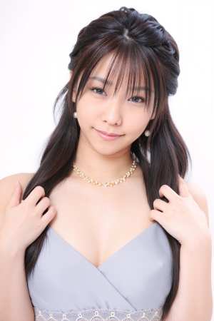 ポートレート カメラ アングルから写実的なポートレート撮影で、エレガントなアップヘア...。