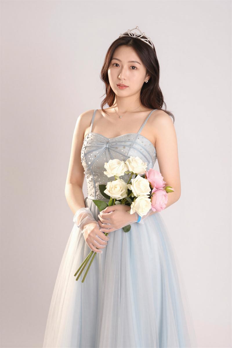 水色ドレスの美しいポートレート素材