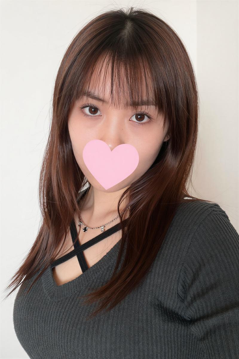 セーター姿の美しい女性