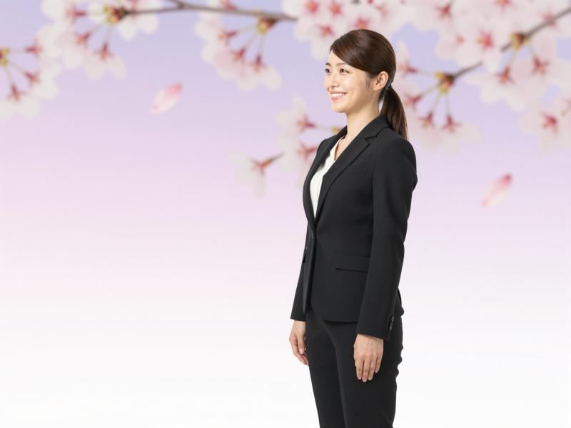 求人：スーツのキャリアウーマン
