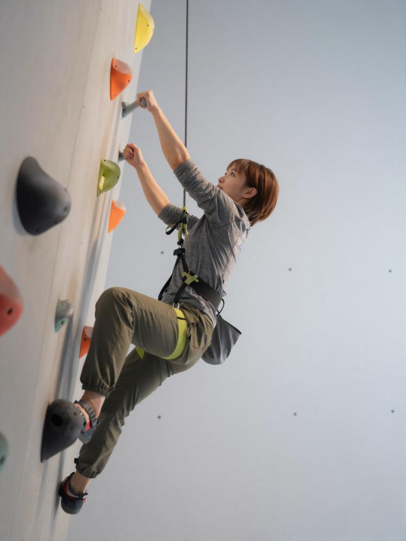 ボルダリングジムで懸垂