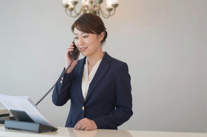ホテル受付での電話応対