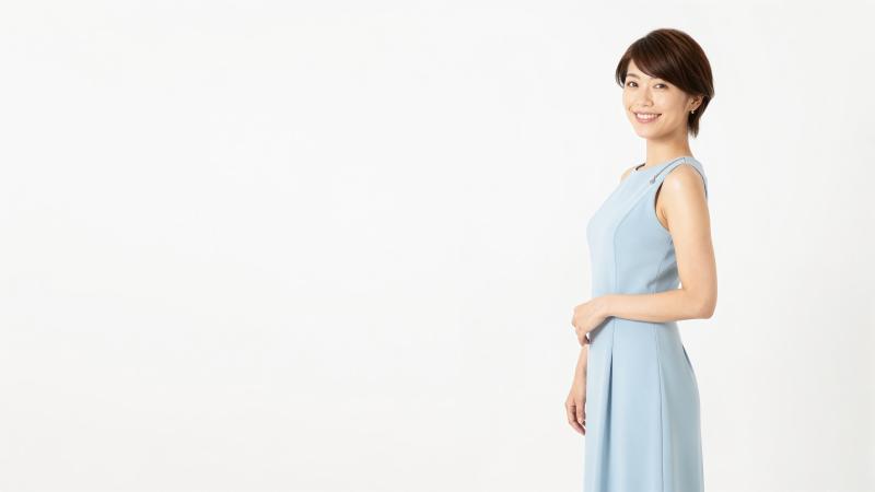 ラウンジ・会員制求人：優雅な立ち姿