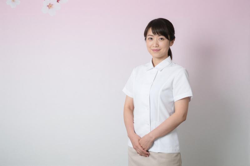 リラクゼーションサロン求人：桜舞う癒しの笑顔