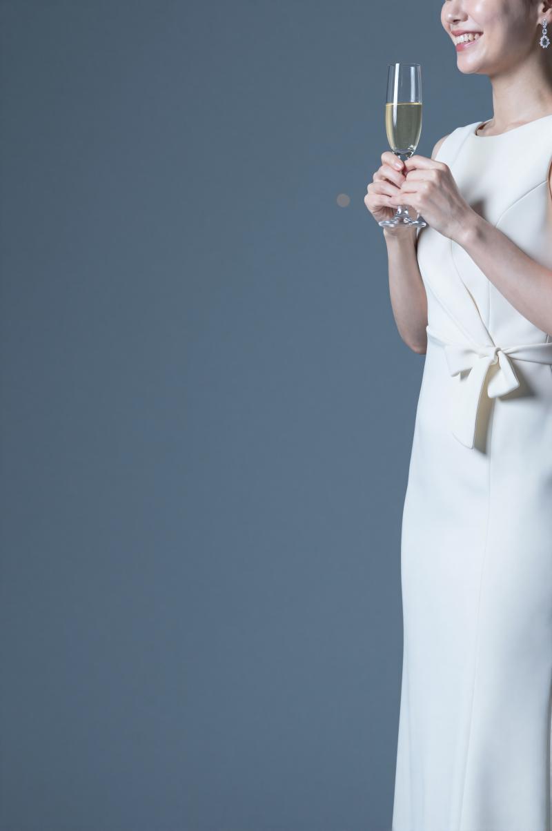 キャバクラ求人：祝いの白い輝き