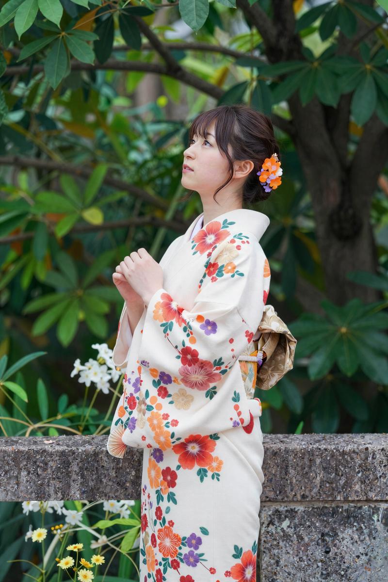 着物姿の美しい女性