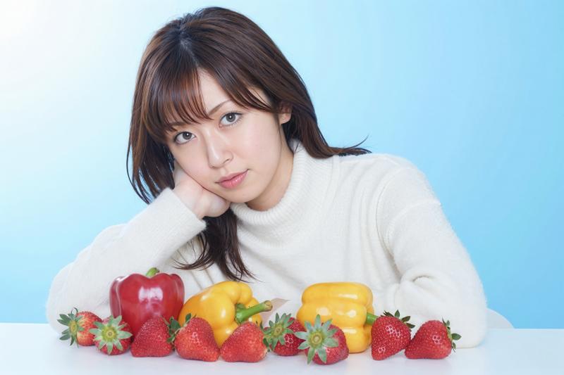 白いセーターと旬の恵み