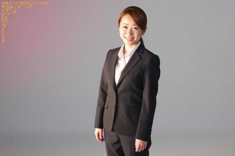 ビジネススーツを着た女性のプロフェッショナルなポートレート