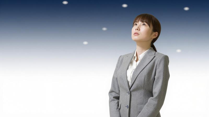 ビジネススーツを着た女性のポートレート写真