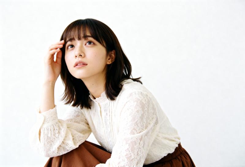 真っ白な背景のフレームの中央に座って、思慮深い表情をした若い女性の写実的なポートレート。