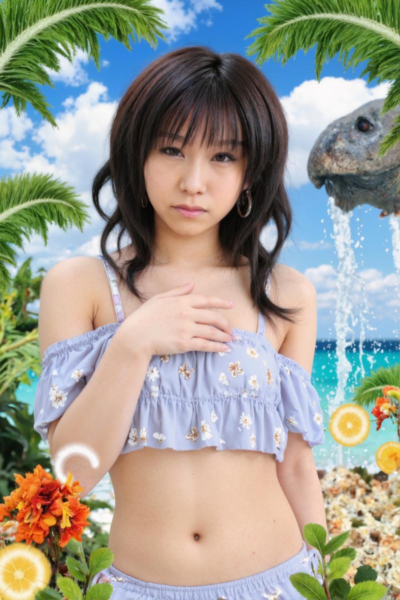 花と緑に囲まれたトロピカルな環境でポーズをとる若いアジア人女性を正面カメラのアングル...。