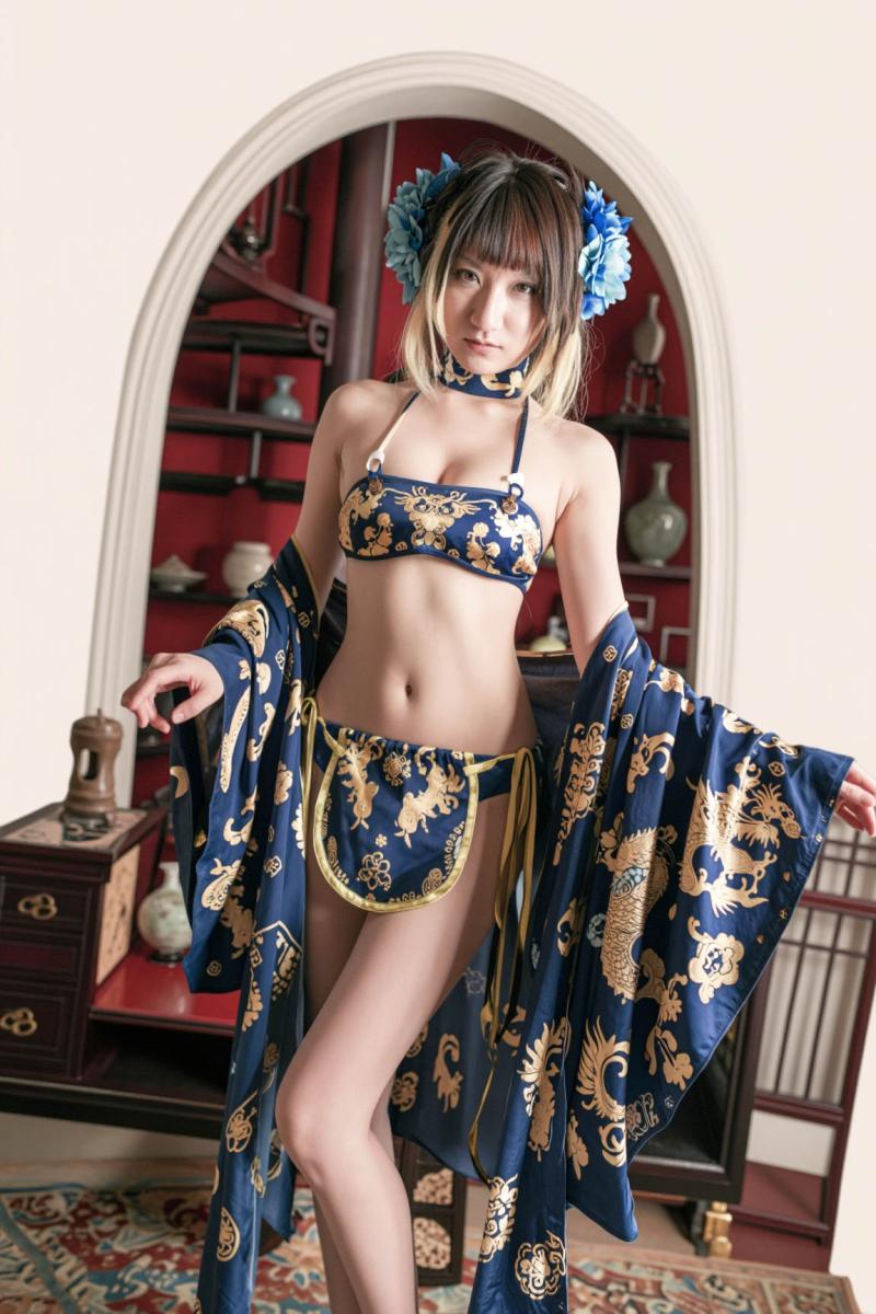 伝統的な東洋の雰囲気の中で、青と金の柄のビキニとそれに合わせた着物を着た若い女性を全...。